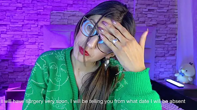  jade white  online show from 05-06-26, 01:05