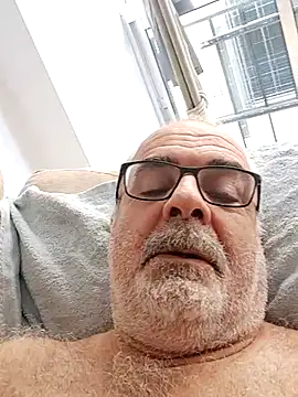 Snapshot of Satiro_Sevilla chatting on 09-24-25, 03:15 Satiro Sevilla online show from 09-24-25, 03:15