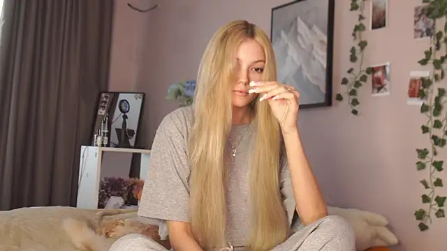 norakisses online show from 04-29-26, 10:08