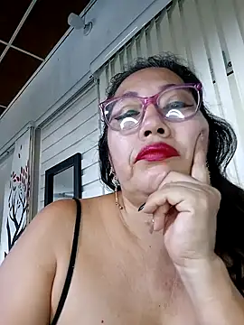 Snapshot of anniecoopeer chatting on 01-15-25, 04:11 anniecoopeer online show from 01-15-25, 04:11