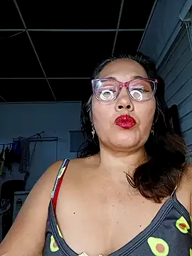 Snapshot of anniecoopeer chatting on 02-11-25, 11:54 anniecoopeer online show from 02-11-25, 11:54