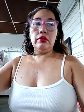 Snapshot of anniecoopeer chatting on 02-12-25, 03:49 anniecoopeer online show from 02-12-25, 03:49