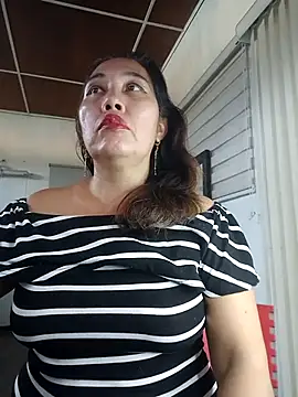 Snapshot of anniecoopeer chatting on 03-04-25, 10:05 anniecoopeer online show from 03-04-25, 10:05