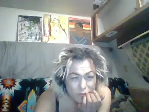 Snapshot of HoneyBdaQueen chatting on 01-25-25, 06:12 HoneyBdaQueen online show from 01-25-25, 06:12