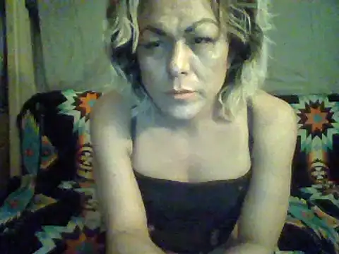 Snapshot of HoneyBdaQueen chatting on 01-25-25, 10:29 HoneyBdaQueen online show from 01-25-25, 10:29