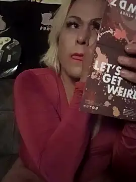 Snapshot of HoneyBdaQueen chatting on 11-27-25, 08:16 HoneyBdaQueen online show from 11-27-25, 08:16