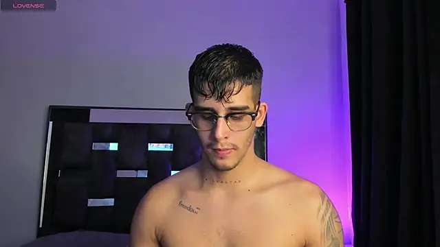 iamcamiloo  online show from 03-15-25, 12:04