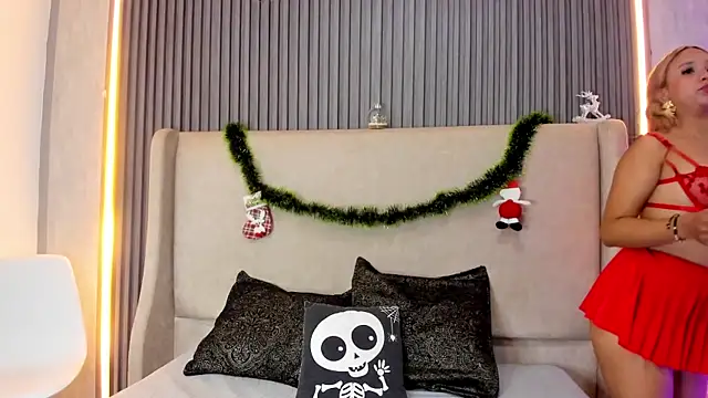 MelanieRoah online show from 12-22-25, 08:28