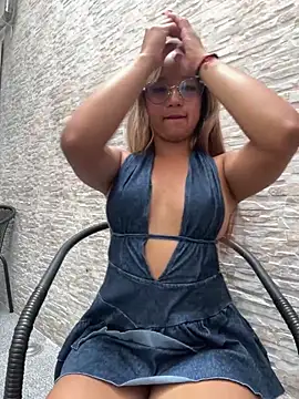 MelanieRoah online show from 05-10-26, 02:55