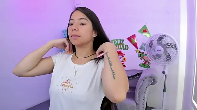 Ema louis  online show from 12-17-24, 12:22