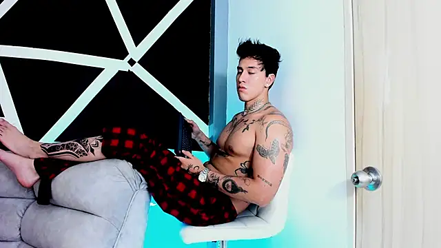 JUSTIN FULLER1 online show from 09-23-25, 11:41