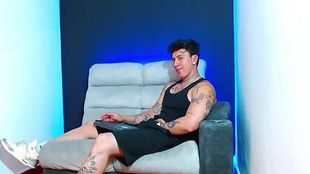 JUSTIN FULLER1 online show from 01-06-26, 03:10