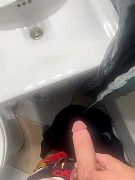 Snapshot of daddyjake101 chatting on 09-11-25, 03:17 daddyjake101 online show from 09-11-25, 03:17