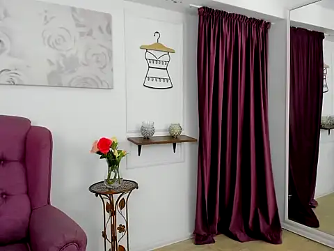 Queenrafaella online show from 10-08-25, 03:20