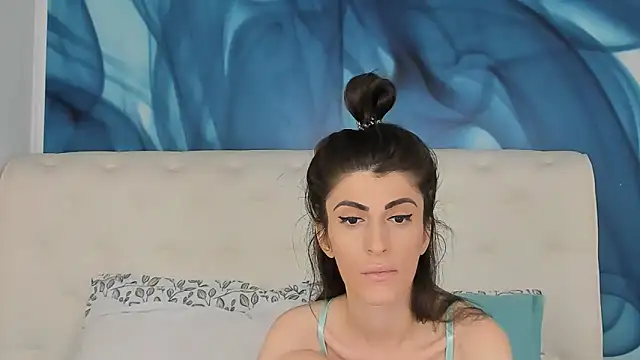 SkinnyDolly online show from 10-20-25, 02:12