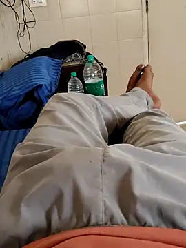 Snapshot of MrNick74 chatting on 10-29-25, 09:33 MrNick74 online show from 10-29-25, 09:33