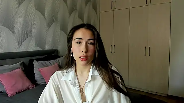 Snapshot of Bambiii_bby chatting on 06-17-26, 06:16 Bambiii bby online show from 06-17-26, 06:16