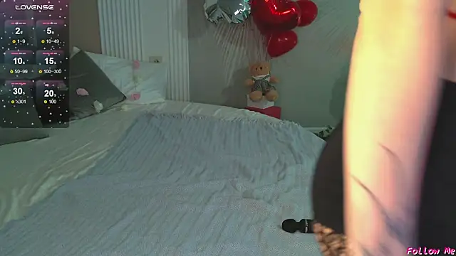 Snapshot of Sky_Eyes_ chatting on 03-18-25, 11:52 Sky Eyes online show from 03-18-25, 11:52