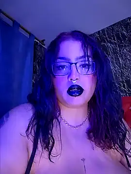 Snapshot of TattooedJenn chatting on 01-25-25, 04:02 TattooedJenn online show from 01-25-25, 04:02