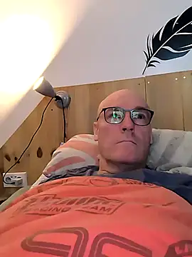 bogland33 online show from 02-17-25, 06:15