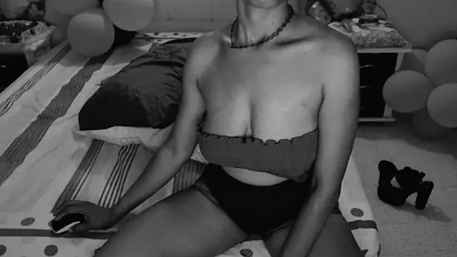 Snapshot of SashaBrianna99 chatting on 02-27-25, 06:18 SashaBrianna99 online show from 02-27-25, 06:18