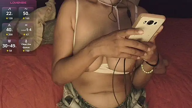 Snapshot of SashaBrianna99 chatting on 09-25-25, 02:43 SashaBrianna99 online show from 09-25-25, 02:43