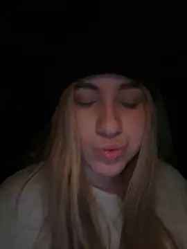 Snapshot of ARITOO_ chatting on 12-13-24, 07:25 ARITOO online show from 12-13-24, 07:25