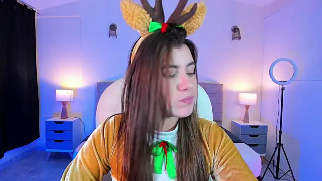 Snapshot of ARITOO_ chatting on 12-17-24, 05:29 ARITOO online show from 12-17-24, 05:29