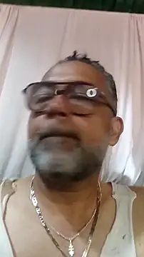 Snapshot of sthefania1710 chatting on 06-20-26, 01:36 sthefania1710 online show from 06-20-26, 01:36