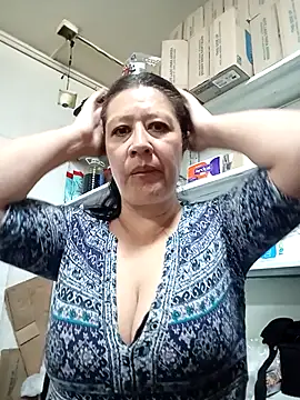 carolina linarez69 online show from 04-30-26, 06:47