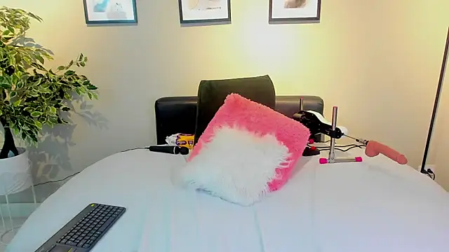 Anna  Spencer online show from 06-23-26, 12:36