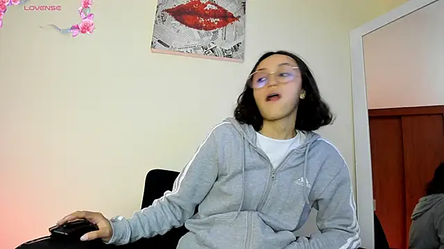 its  angelica  online show from 12-11-24, 05:48