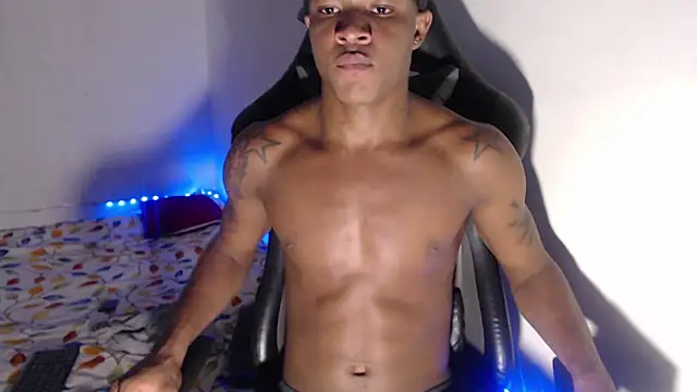 Snapshot of Alid_17 chatting on 12-10-24, 09:43 Alid 17 online show from 12-10-24, 09:43