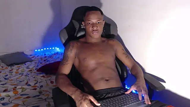 Snapshot of Alid_17 chatting on 12-12-24, 05:42 Alid 17 online show from 12-12-24, 05:42