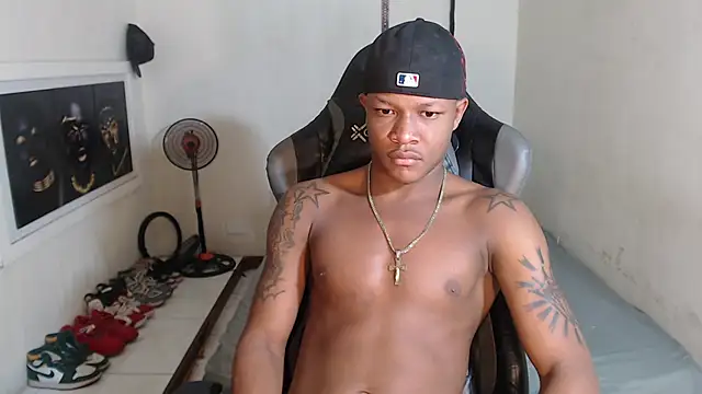 Snapshot of Alid_17 chatting on 12-22-24, 08:14 Alid 17 online show from 12-22-24, 08:14