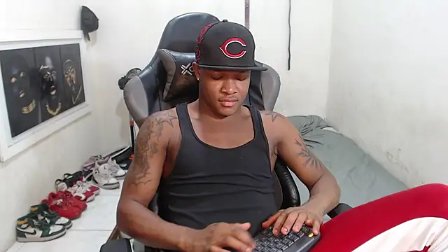 Snapshot of Alid_17 chatting on 12-24-24, 06:55 Alid 17 online show from 12-24-24, 06:55