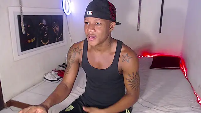 Snapshot of Alid_17 chatting on 12-27-24, 11:31 Alid 17 online show from 12-27-24, 11:31