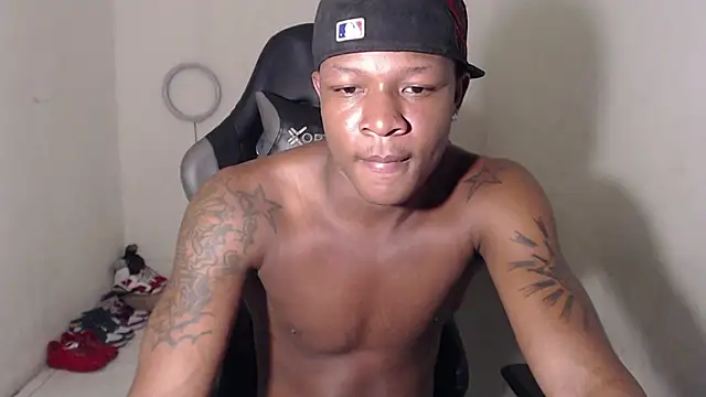 Snapshot of Alid_17 chatting on 01-07-25, 09:25 Alid 17 online show from 01-07-25, 09:25