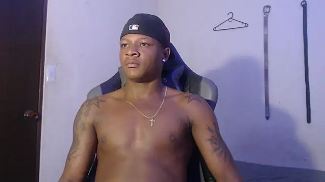 Snapshot of Alid_17 chatting on 01-08-25, 05:16 Alid 17 online show from 01-08-25, 05:16