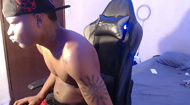 Snapshot of Alid_17 chatting on 01-19-25, 02:36 Alid 17 online show from 01-19-25, 02:36