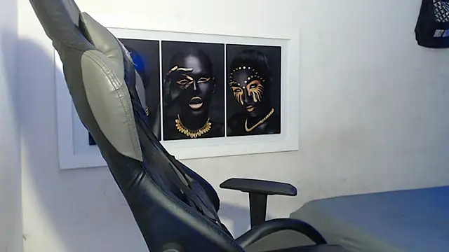 Snapshot of Alid_17 chatting on 01-21-25, 11:24 Alid 17 online show from 01-21-25, 11:24