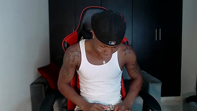 Snapshot of Alid_17 chatting on 03-01-25, 06:43 Alid 17 online show from 03-01-25, 06:43