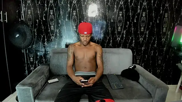 Snapshot of Alid_17 chatting on 10-18-25, 07:25 Alid 17 online show from 10-18-25, 07:25