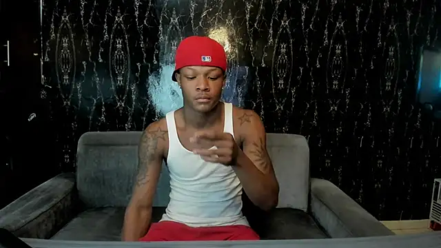 Snapshot of Alid_17 chatting on 10-21-25, 06:14 Alid 17 online show from 10-21-25, 06:14