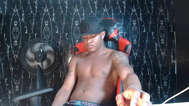 Snapshot of Alid_17 chatting on 02-16-26, 05:31 Alid 17 online show from 02-16-26, 05:31