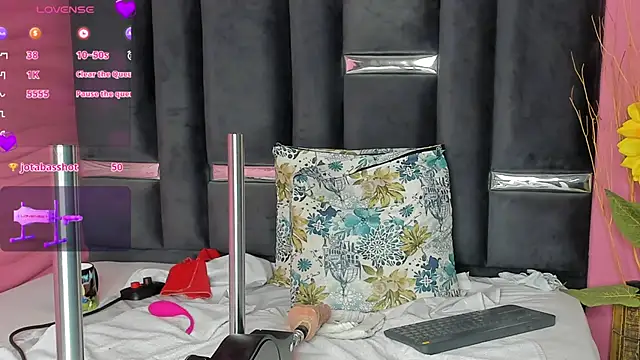 kinky polar online show from 02-05-25, 08:11