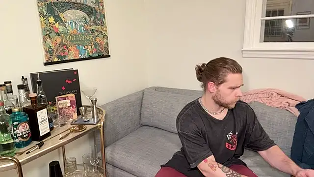 Snapshot of DaddydayDrinkzz chatting on 12-18-24, 06:21 DaddydayDrinkzz online show from 12-18-24, 06:21