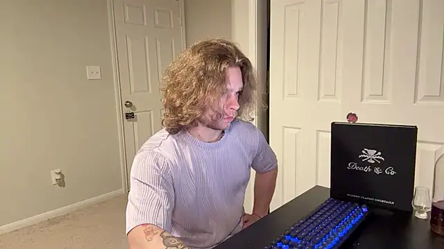 Snapshot of DaddydayDrinkzz chatting on 03-12-25, 06:07 DaddydayDrinkzz online show from 03-12-25, 06:07