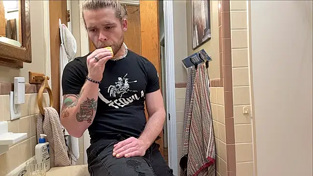 Snapshot of DaddydayDrinkzz chatting on 11-03-25, 06:58 DaddydayDrinkzz online show from 11-03-25, 06:58