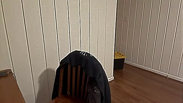 Snapshot of DaddydayDrinkzz chatting on 12-01-25, 05:23 DaddydayDrinkzz online show from 12-01-25, 05:23